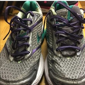 Running shoes — Brooks